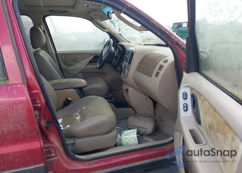 2003 Ford Escape Xlt from USA, damaged, VIN 1FMYU93173KD92804